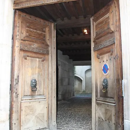 A Part Dijon